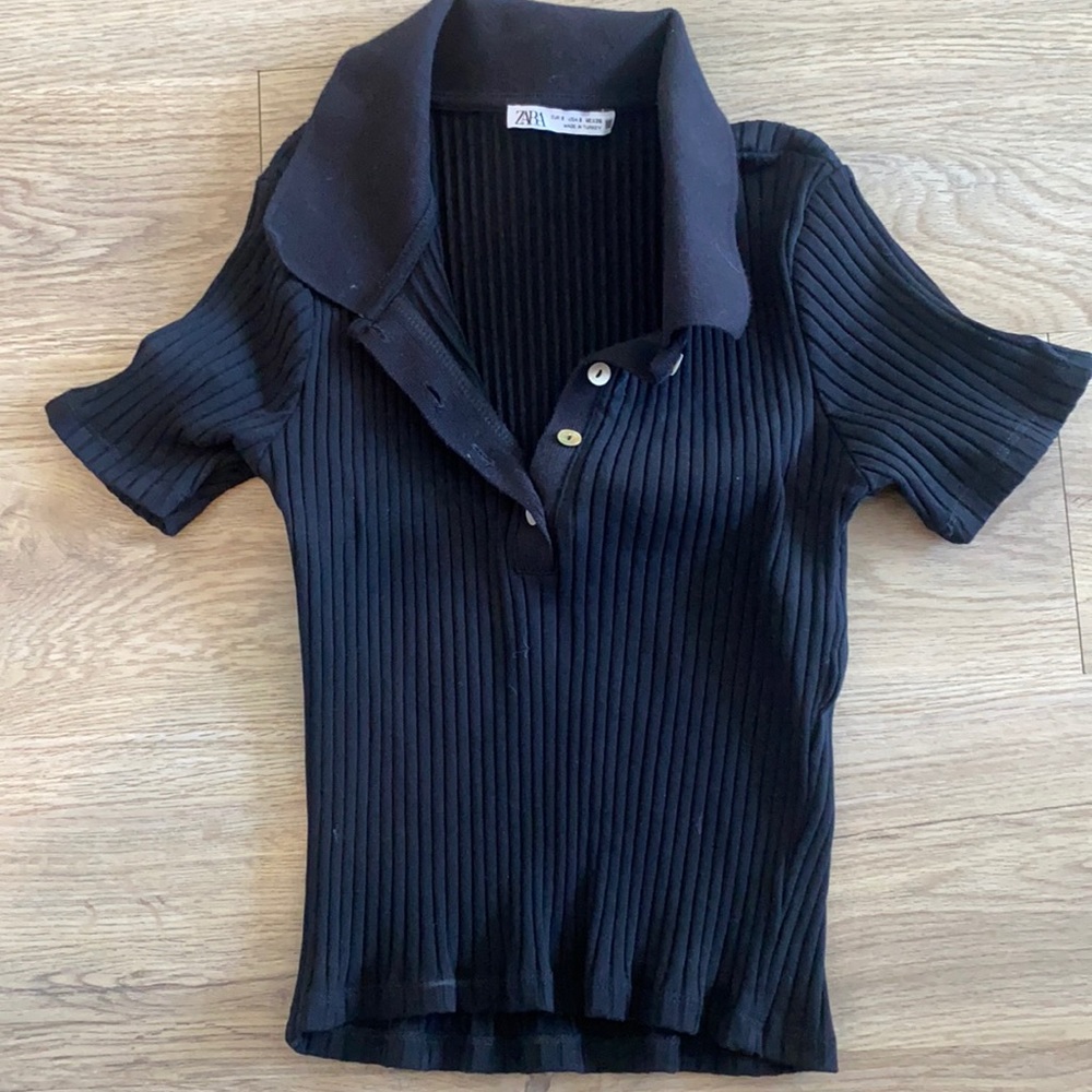 Never worn, black Zara short sleeve top